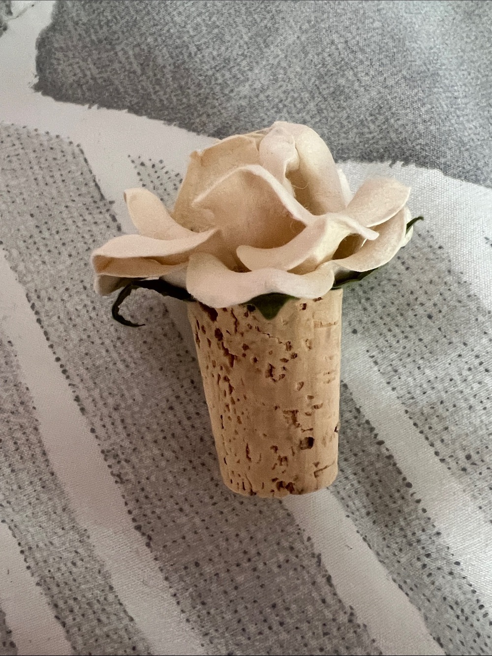 Cream Floral Wine Cork Stopper Boutonniere